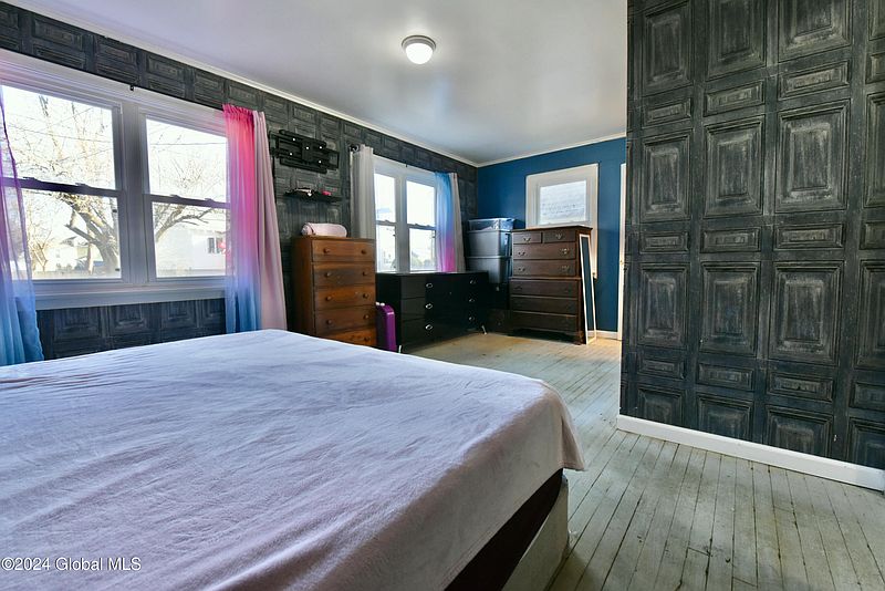5th image of 3078 Albany Street