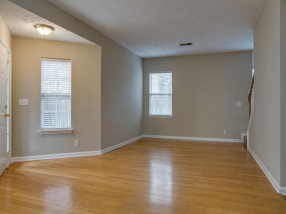 4th image of 7027 Penbrook Dr