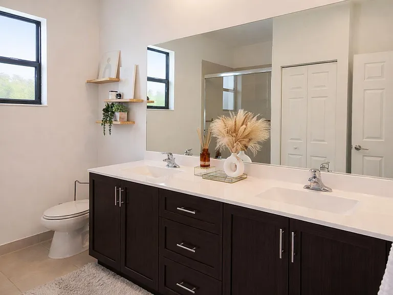 519 SW 19th Ter — Photo 24