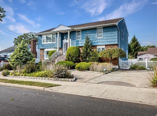 2463 Oak St, Bellmore, NY 11710