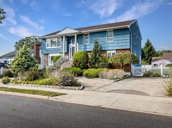 2463 Oak Street, Bellmore, NY 11710