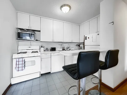 Rented by Brown Harris Stevens | media 2