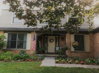 3294 Bluett Dr, Ann Arbor, MI 48105