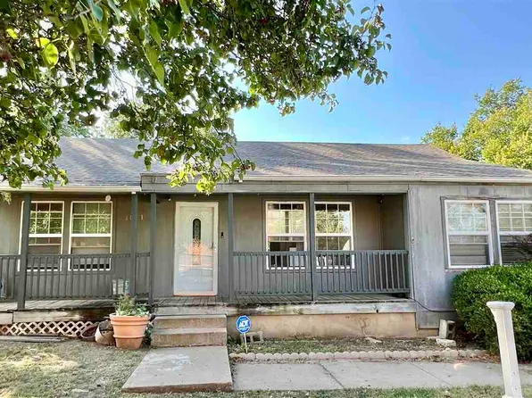 1021 S 2nd St, Blackwell, OK 74631