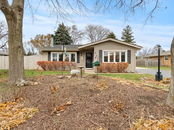 572 Maple Ave, Lisle, IL 60532