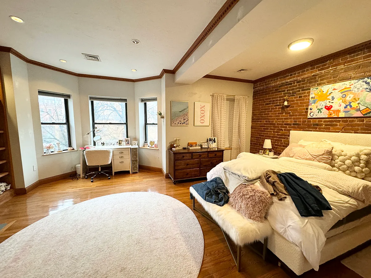 Building Photo - 71 Gainsborough St #201