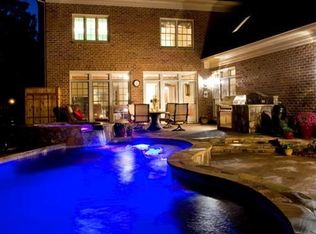 8609 Brownes Pond Ln, Charlotte, NC 28277