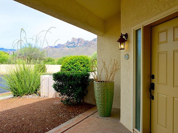 4th image of 414 E Desert Golf Pl