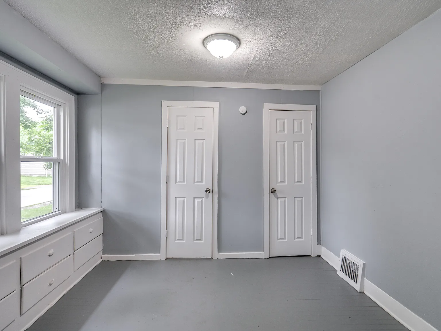 3 bed, 1.5 bath, 1008 sqft, $1,245 — Photo 4