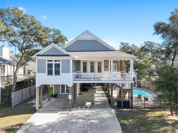 102 NE 54th Street, Oak Island, NC 28465