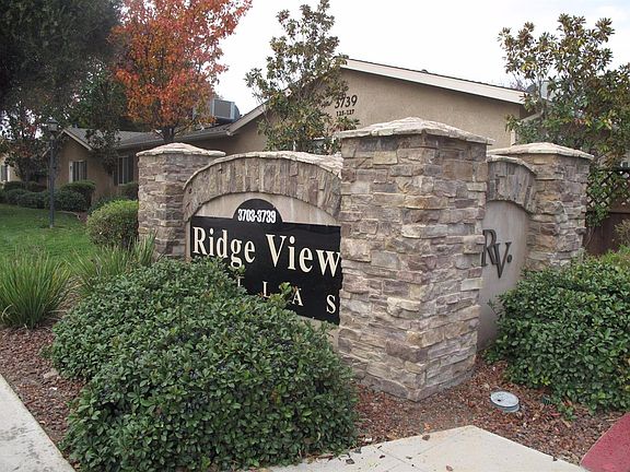 3rd image of 3739 W Bullard Ave APT 212