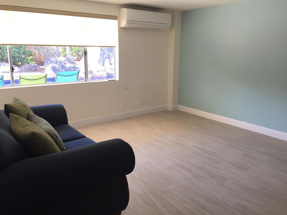 Living area with large split zone a/c.