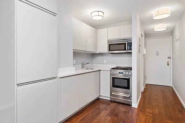 Rented by Keller Williams NYC | media 13