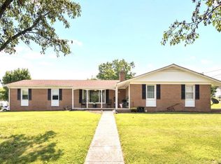 400 Easton Rd, Pearisburg, VA 24134