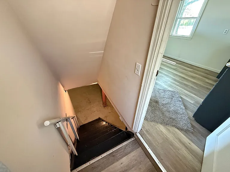 2124 Lansing Ave — Photo 16