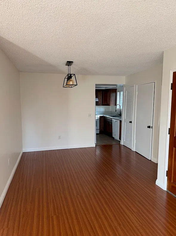 3 bed, 1000 sqft, $3,600 — Photo 4