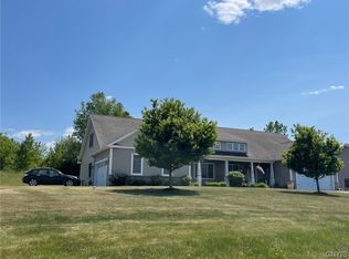 319 1st St, Canastota, NY 13032