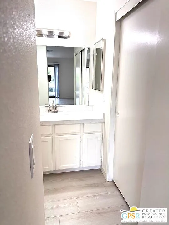 2 bed, 2.5 bath, 1263 sqft, $2,400 — Photo 3