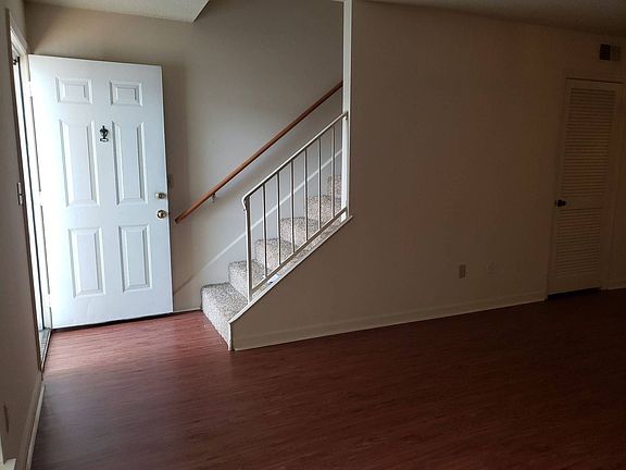 4th image of 166 Tusculum Square Dr #0