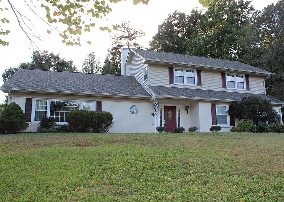 1st image of 446 Chadwyck Dr