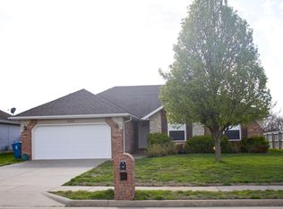 5109 S Fieldstone Rd, Battlefield, MO 65619