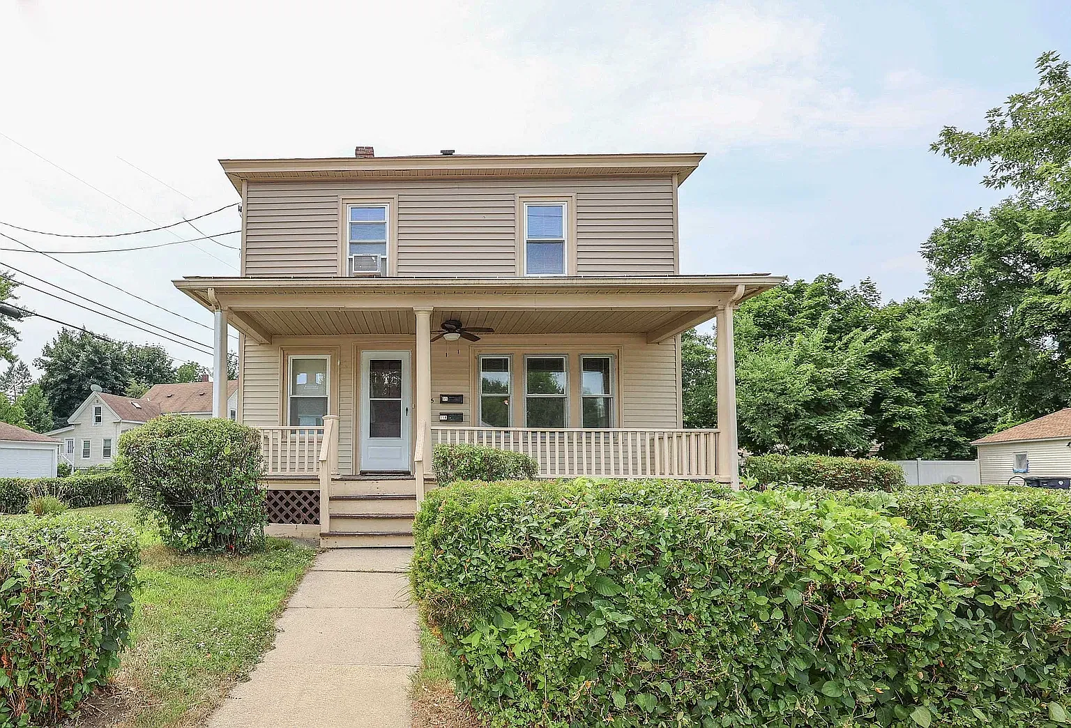 3 bed, 1.5 bath, 2100 sqft, $3,600 — Photo 1