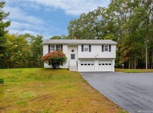 215 River Rd, Putnam, CT 06260