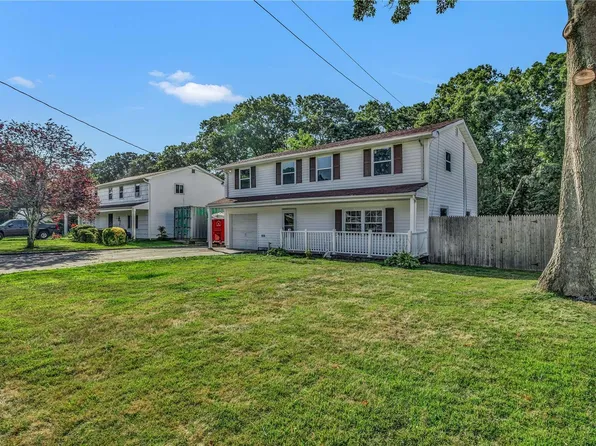 36 Appel Drive E, Shirley, NY 11967