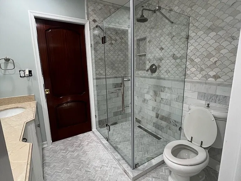 220 Pointe Dr — Photo 19