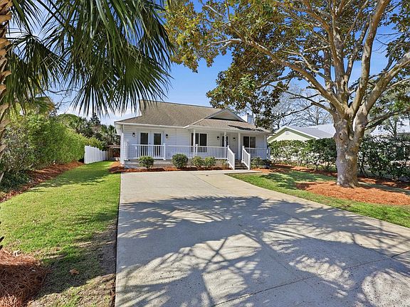 2nd image of 409 Sunset Trail