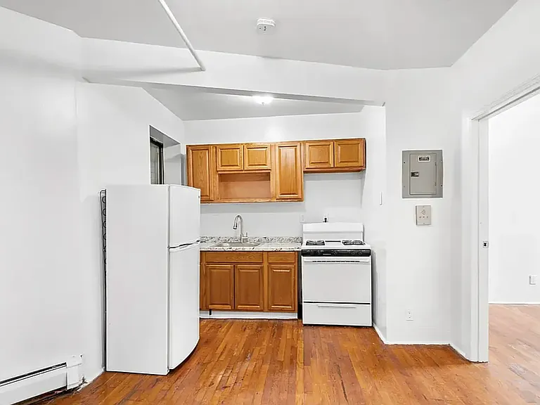 375 Pleasant Ave #2C — Photo 3
