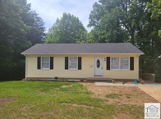 901 Forest Lake Dr, Martinsville, VA 24112