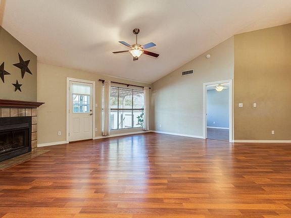 3rd image of 3854 W Laredo St