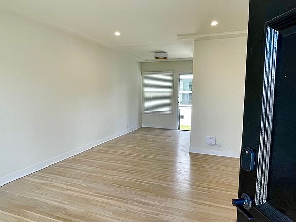 5th image of 10368-10384 Bellwood Ave #1B-1Ba-525Sqft