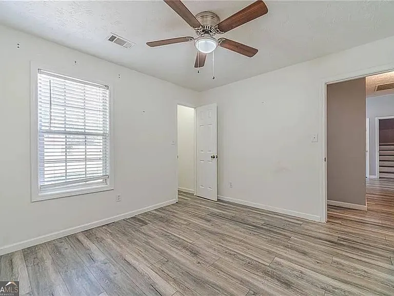1607 Amhearst Walk Rd — Photo 9