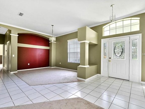 3rd image of 1825 Sir Lancelot Cir