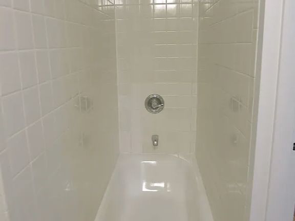 4th image of 1604 1st Ave APT 4C