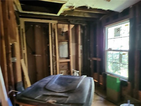 2nd image of 2102 S Bucker Rd