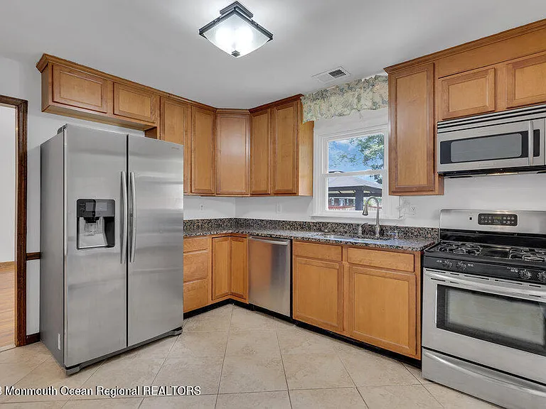 802 Laura Herbert Dr — Photo 11