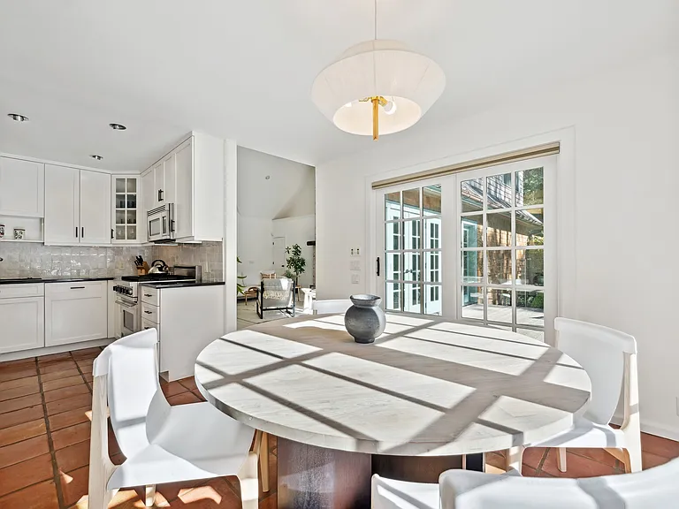 21 Georgica Woods Ln — Photo 7