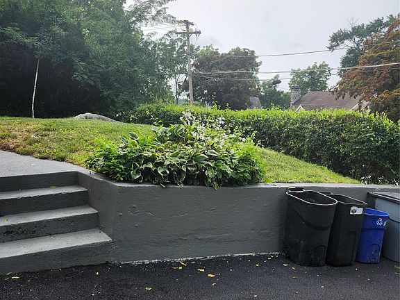 4th image of 222 N Terry Hill Road