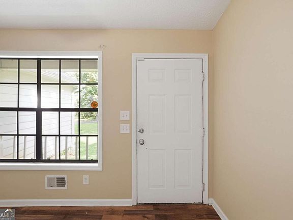2nd image of 3971 Woodbridge Dr