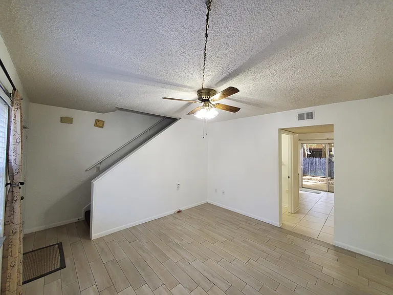 3417 SW 28th Ter #D — Photo 5