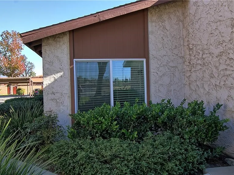 1278 Vista Serena Ave — Photo 2