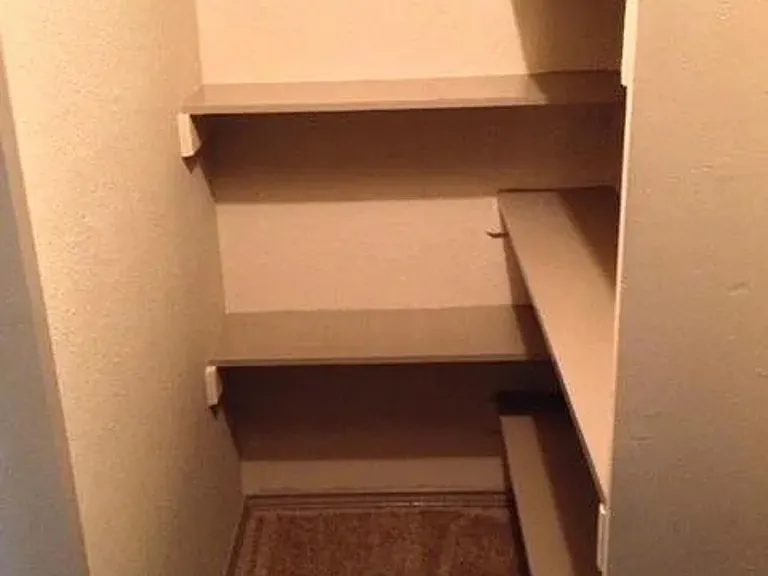 527 Essex Pl — Photo 12