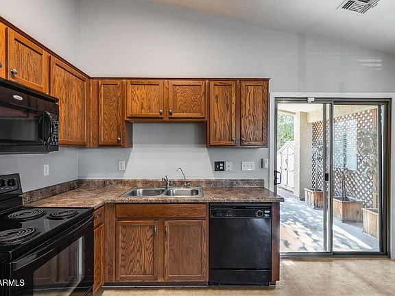 3rd image of 373 E KELSI Avenue