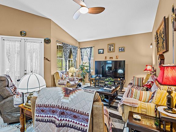 4th image of 3265 Terkelson Ave SE