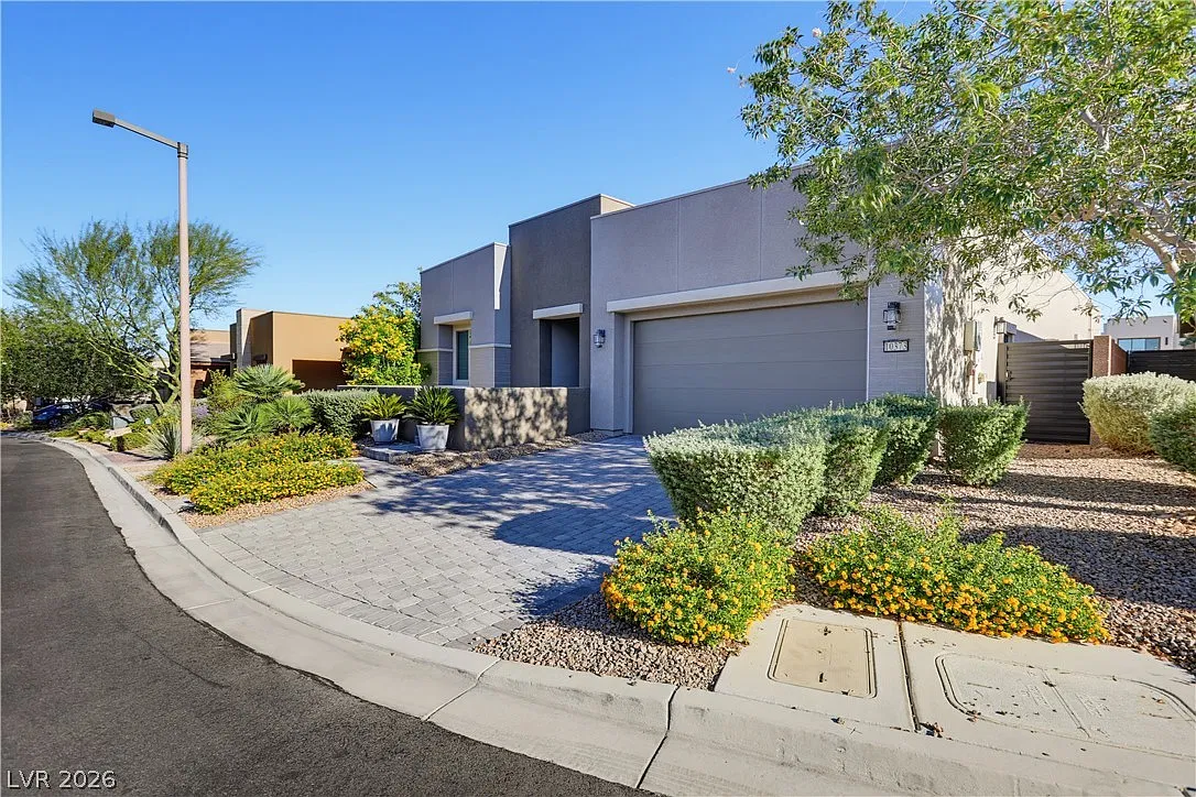 3 bed, 2.5 bath, 2523 sqft, $8,000 — Photo 4