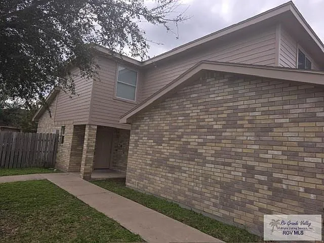 3 bed, 2.5 bath, 1500 sqft, $1,695 — Photo 2