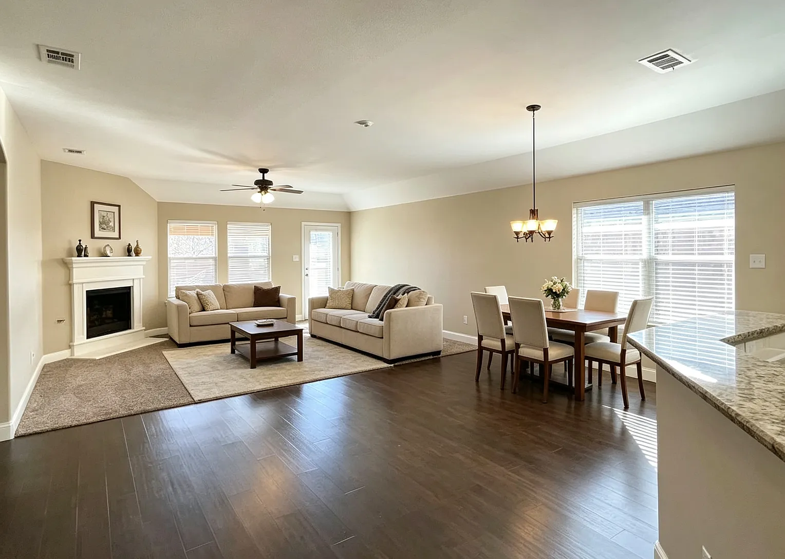 3 bed, 1801 sqft, $2,299 — Photo 3